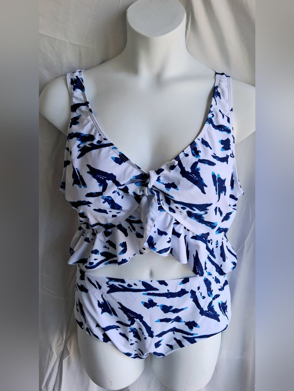 Rosegal White & Navy Knot-Front Ruffle Tankini/Bikini Set Sz 3X NWT